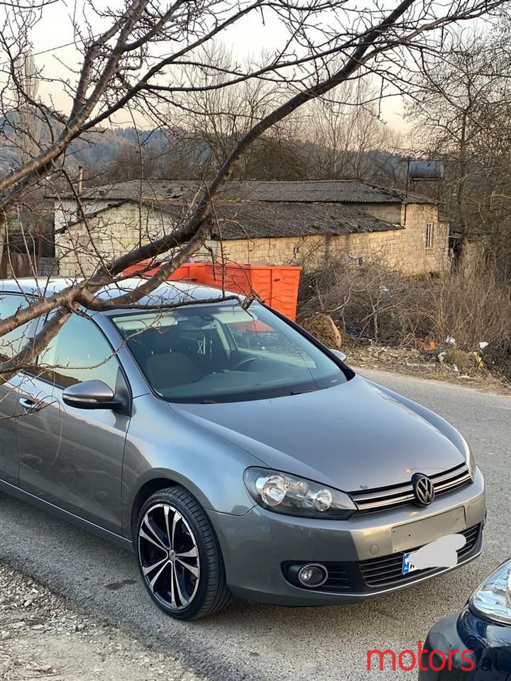 2010' Volkswagen Golf photo #1