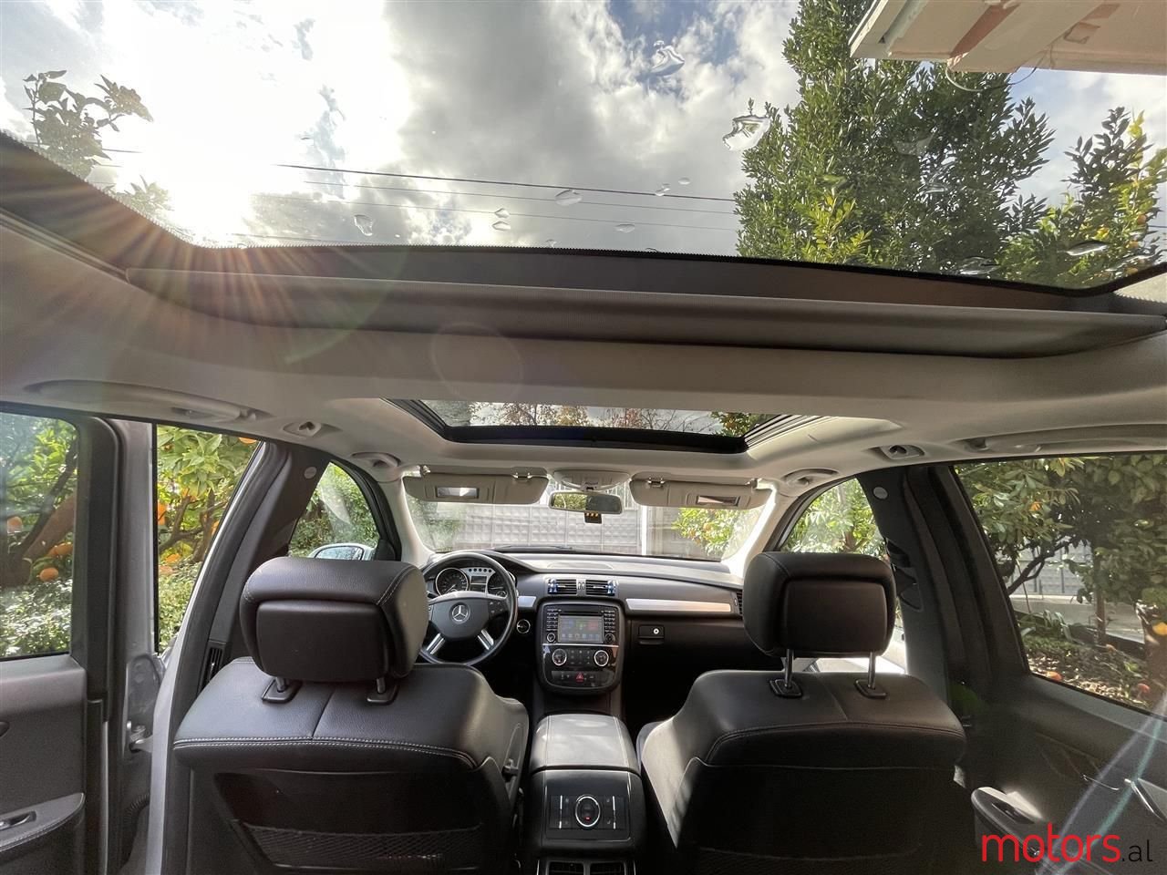 2008' Mercedes-Benz R 320 photo #3