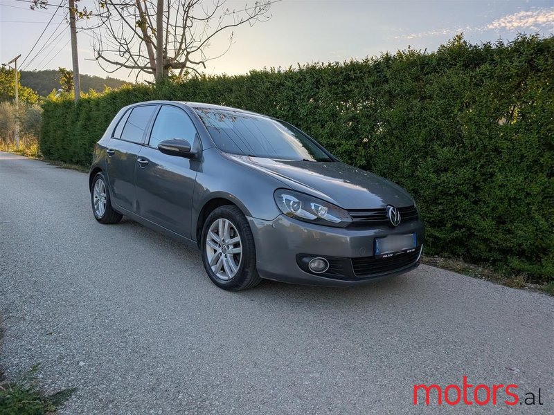 2011' Volkswagen Golf photo #5