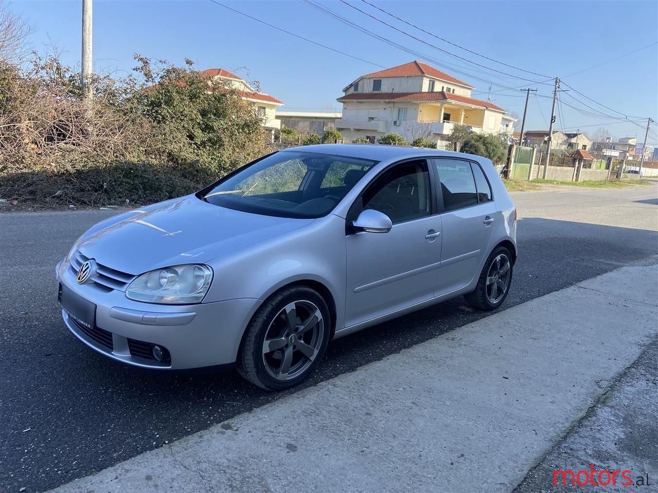 2005' Volkswagen Golf photo #1