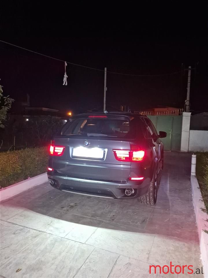 2011' BMW X5 photo #2