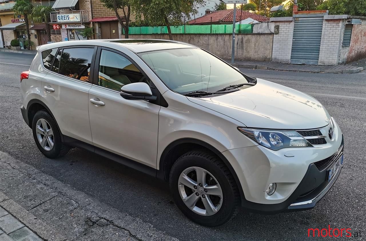 2013' Toyota RAV4 photo #1