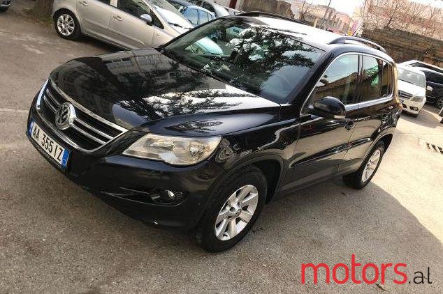 2009' Volkswagen Tiguan photo #2