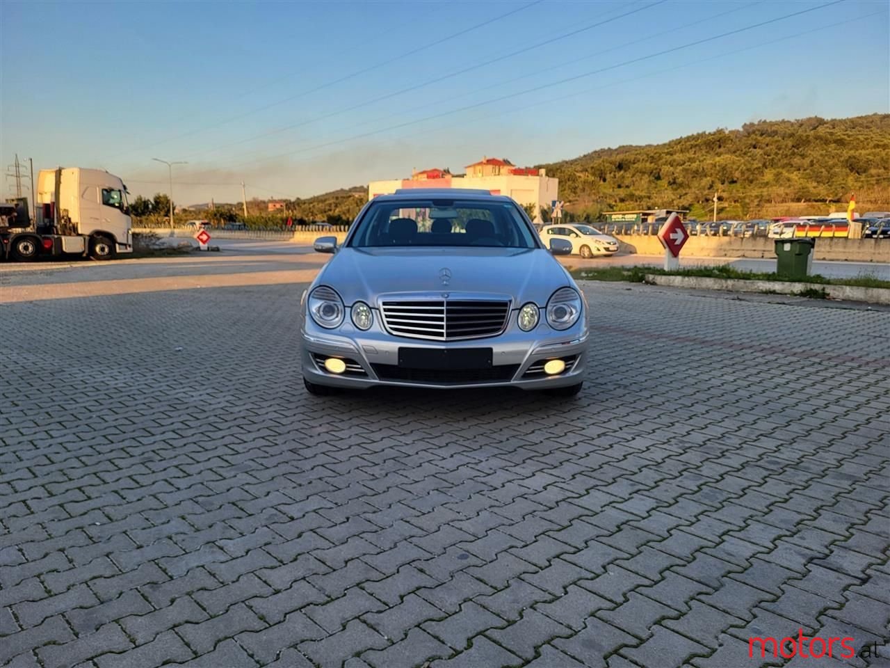 2007' Mercedes-Benz E 220 photo #2