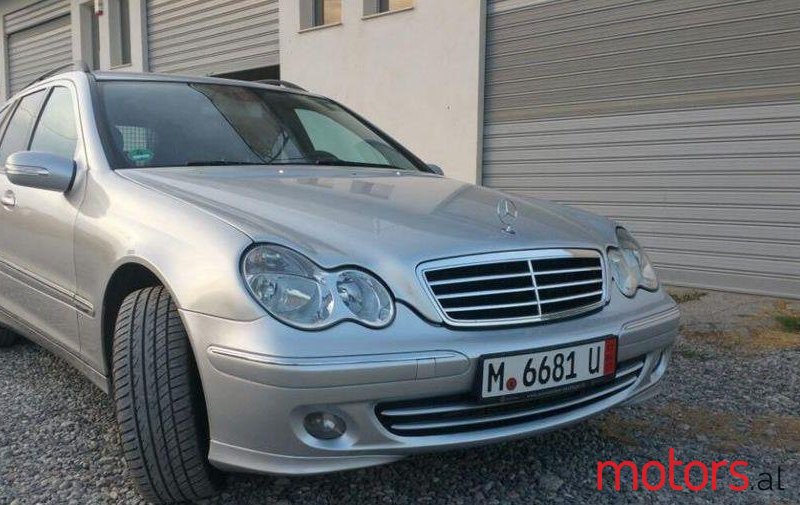 2005' Mercedes-Benz C 220 photo #2