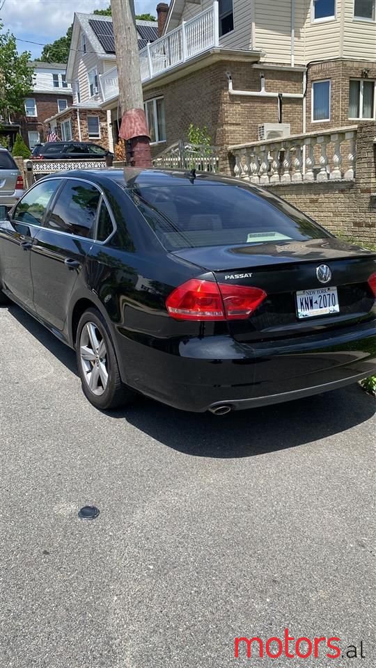 2012' Volkswagen Passat photo #2