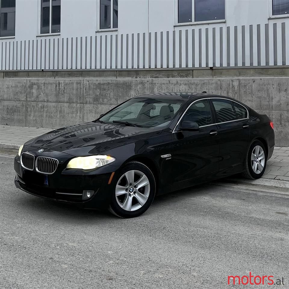 2012' BMW 528 photo #4