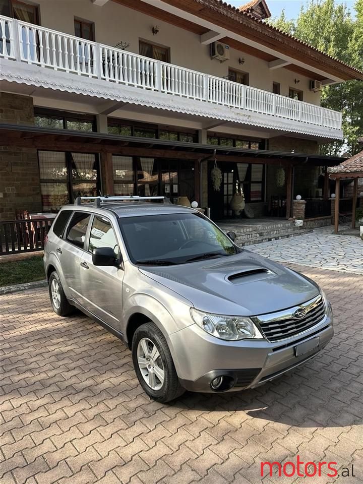2010' Subaru Forester photo #4
