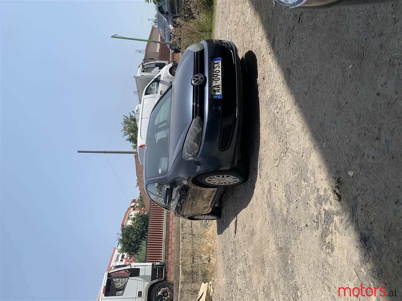 2011' Volkswagen Golf photo #1