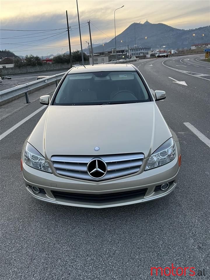 2010' Mercedes-Benz 300 photo #6