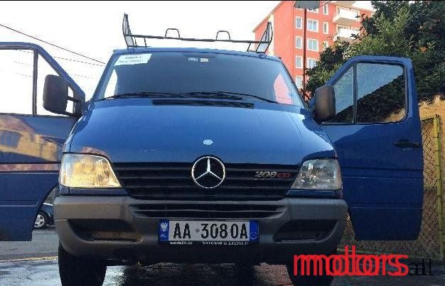 2001' Mercedes-Benz photo #1