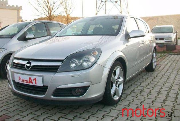 2004' Opel Astra photo #1