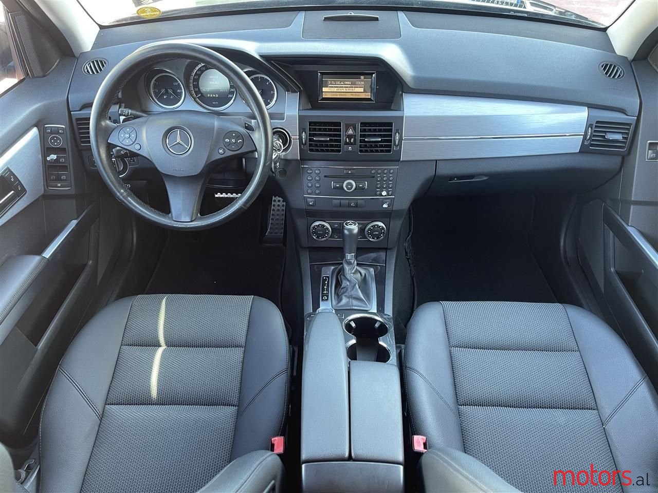 2011' Mercedes-Benz GLK 220 photo #2