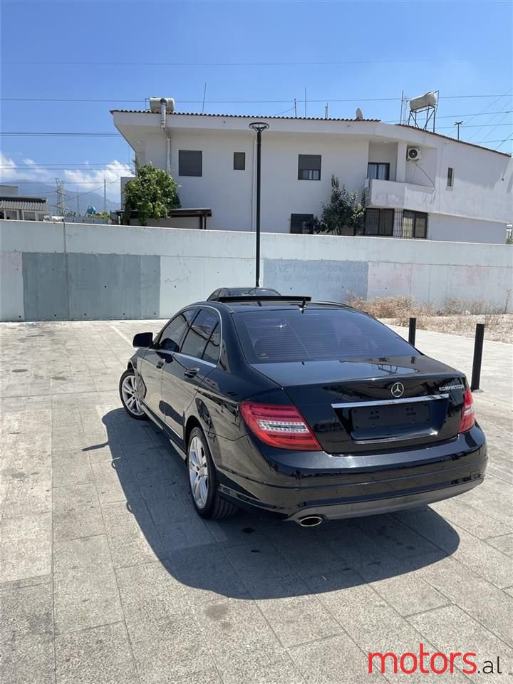 2009' Mercedes-Benz C 200 photo #3