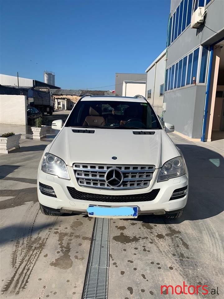 2010' Mercedes-Benz ML 350 photo #4