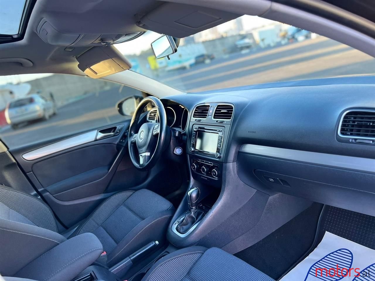 2012' Volkswagen Golf photo #3