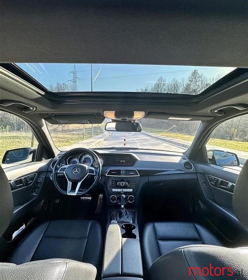 2012' Mercedes-Benz C 300 photo #4