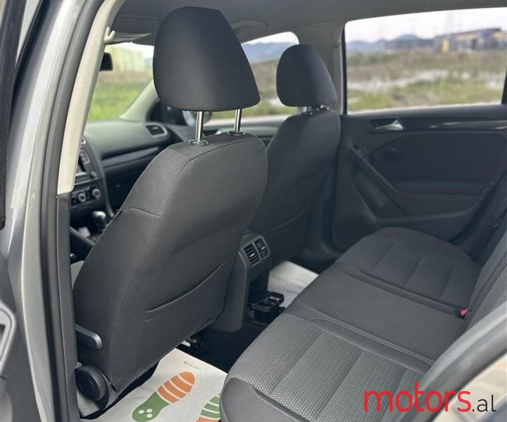 2012' Volkswagen Golf photo #2