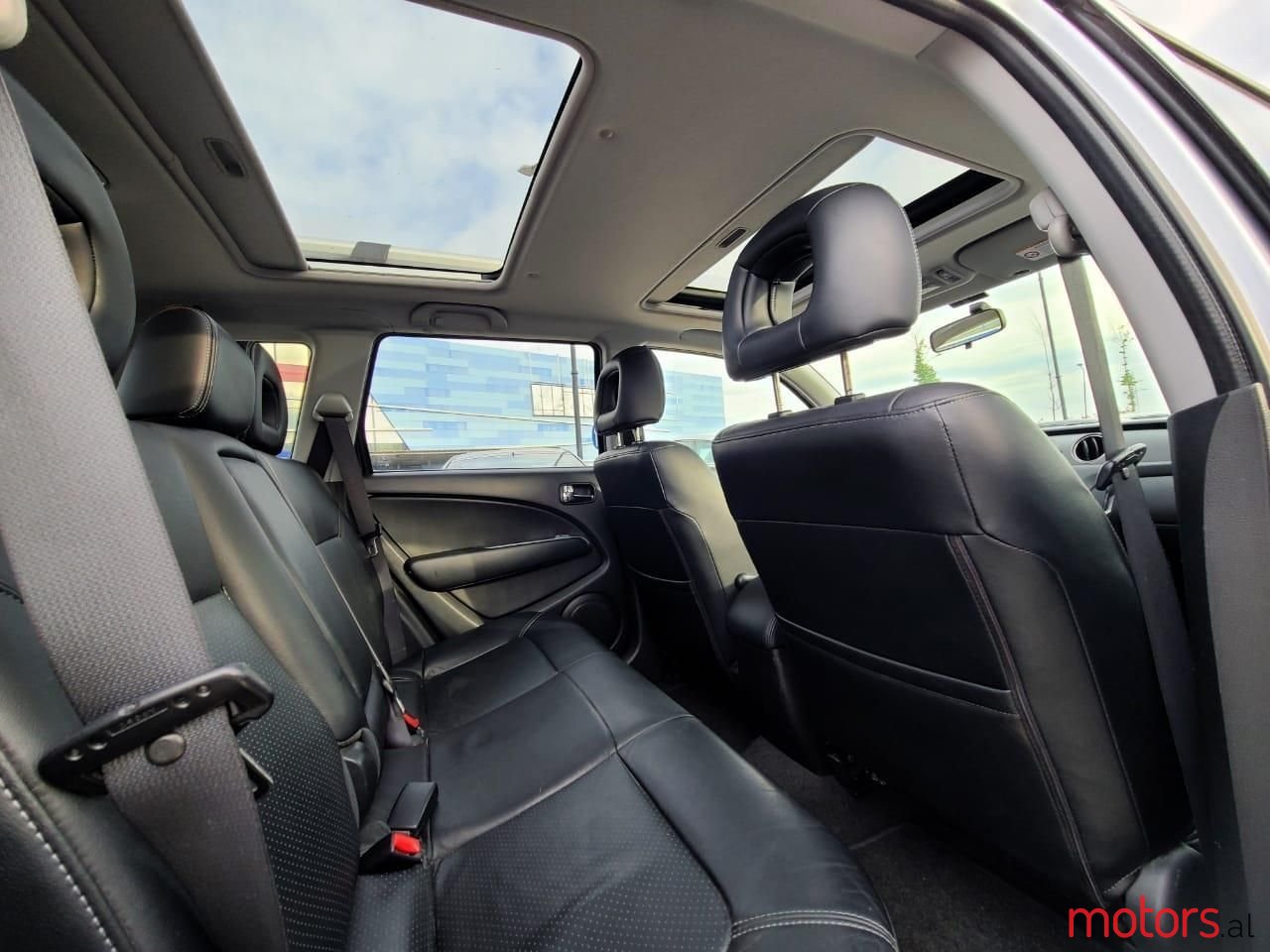 2005' Mitsubishi Outlander photo #3