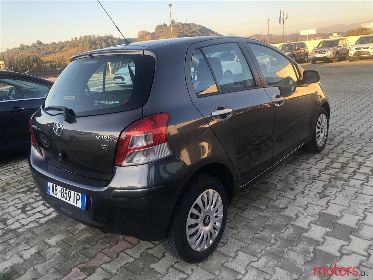 2010' Toyota Yaris photo #3