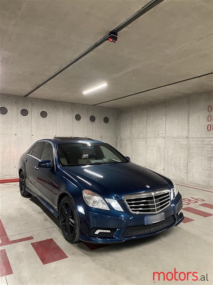 2011' Mercedes-Benz E 55 AMG photo #1