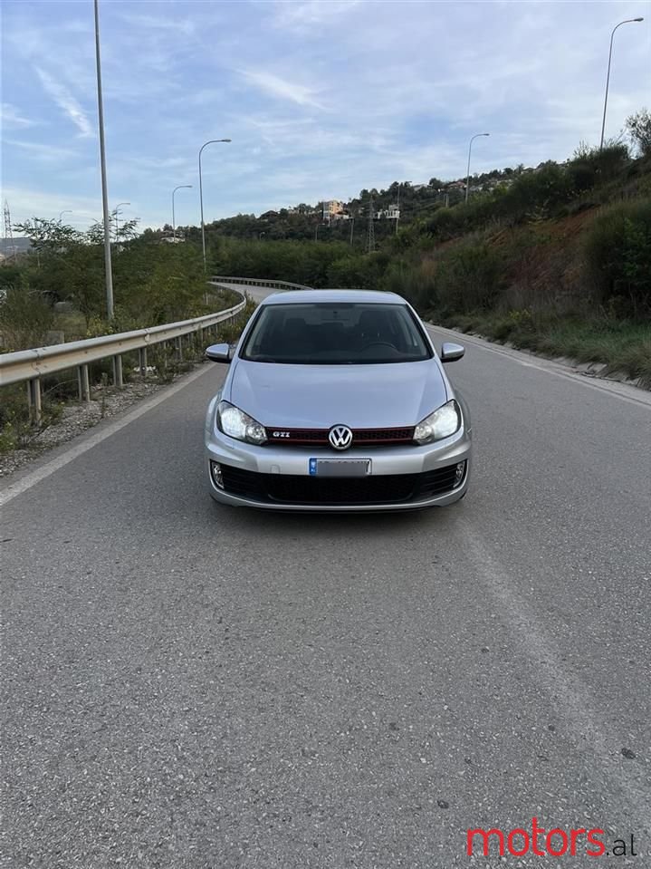 2010' Volkswagen Golf photo #3