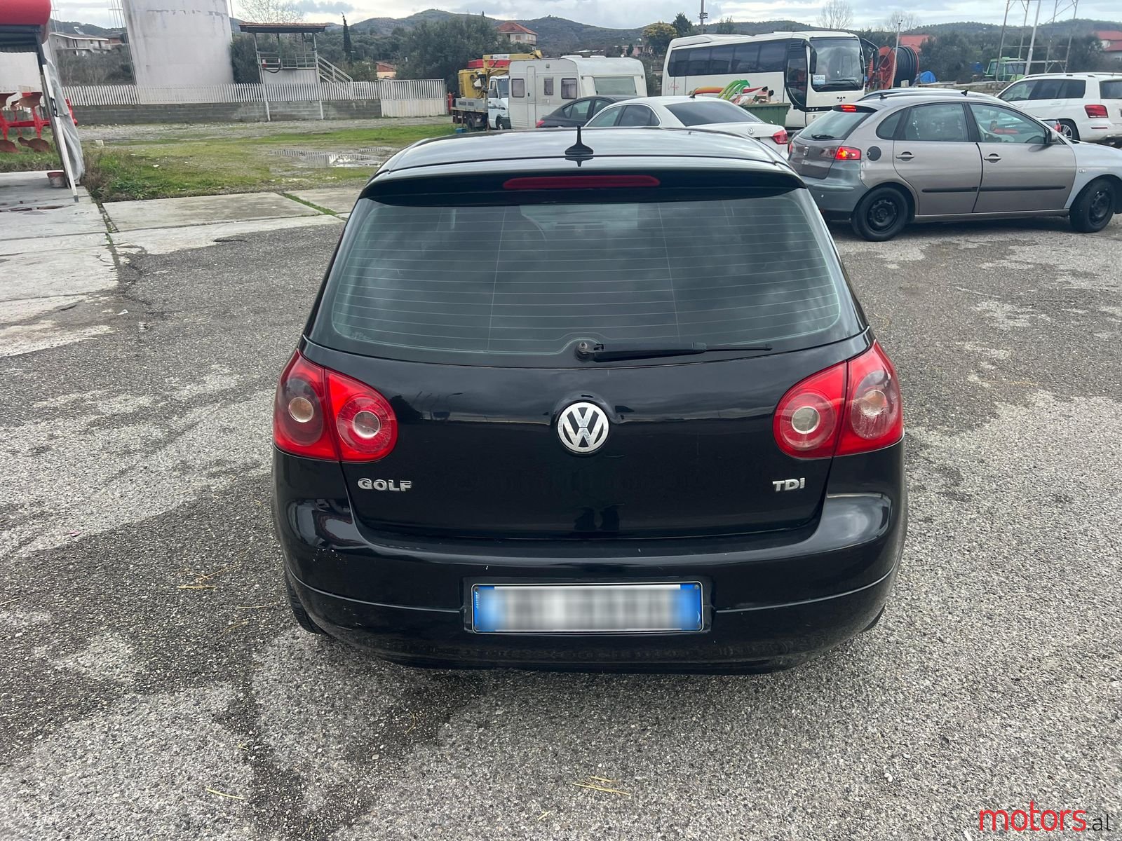 2004' Volkswagen Golf photo #3