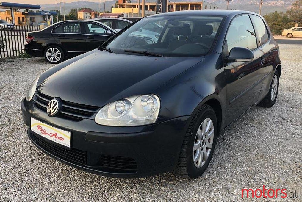 2004' Volkswagen Golf photo #1