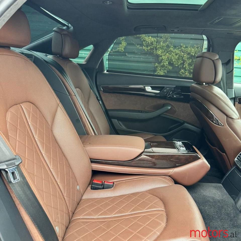 2015' Audi A8 photo #3