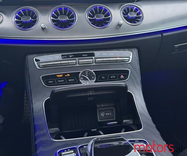 2019' Mercedes-Benz E 220 photo #5