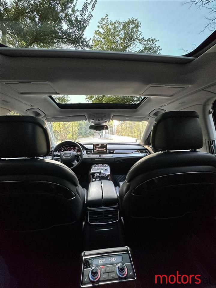 2012' Audi A8 photo #3