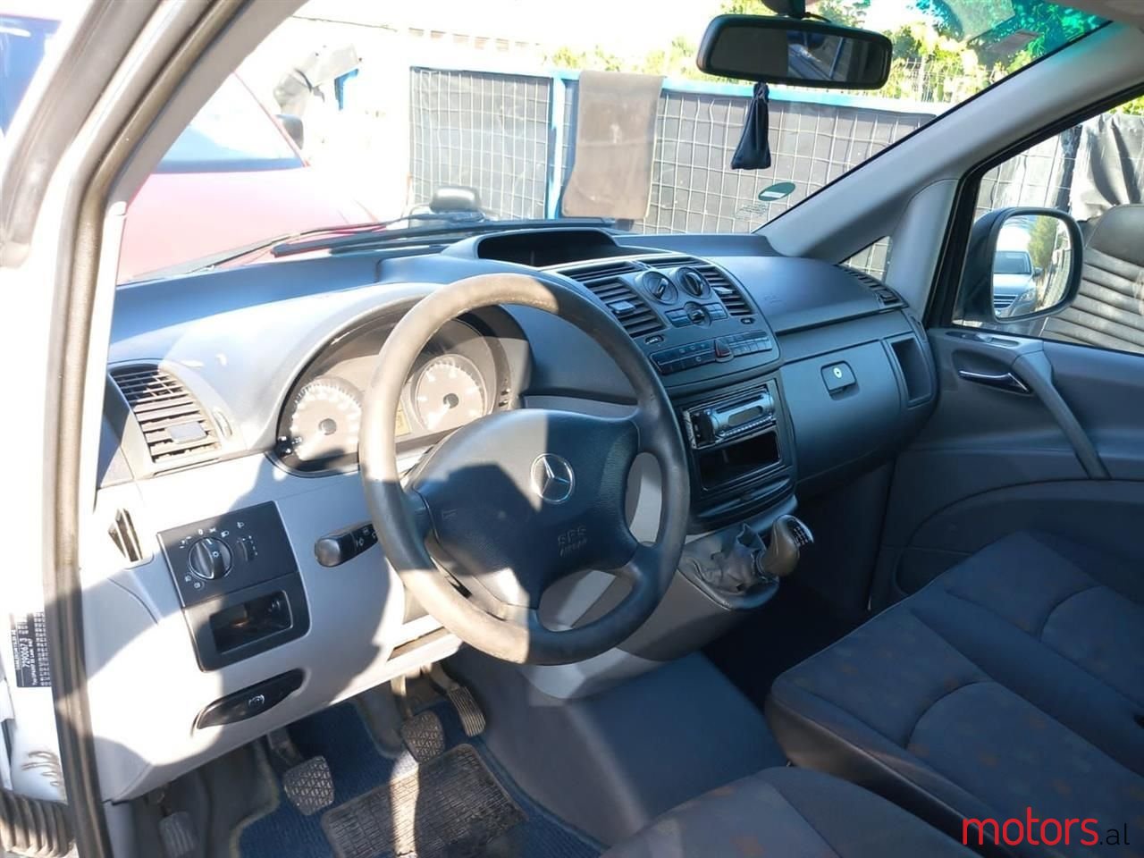 2007' Mercedes-Benz V 220 photo #5