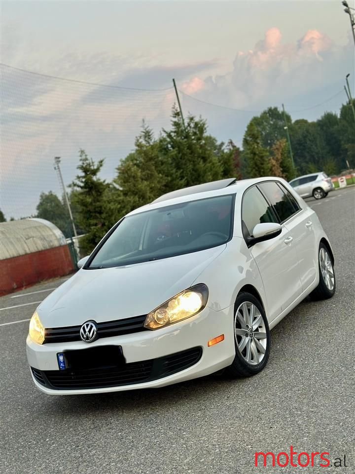 2010' Volkswagen Golf photo #1