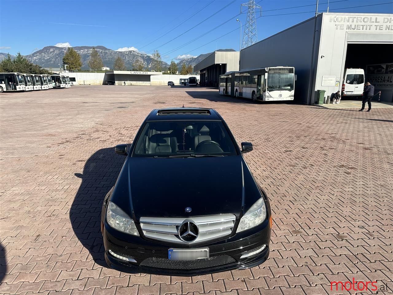 2011' Mercedes-Benz C 250 photo #5