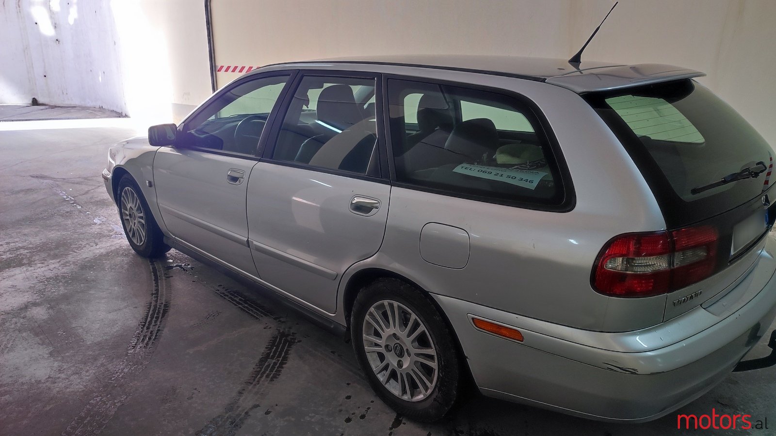 2004' Volvo V40 photo #7