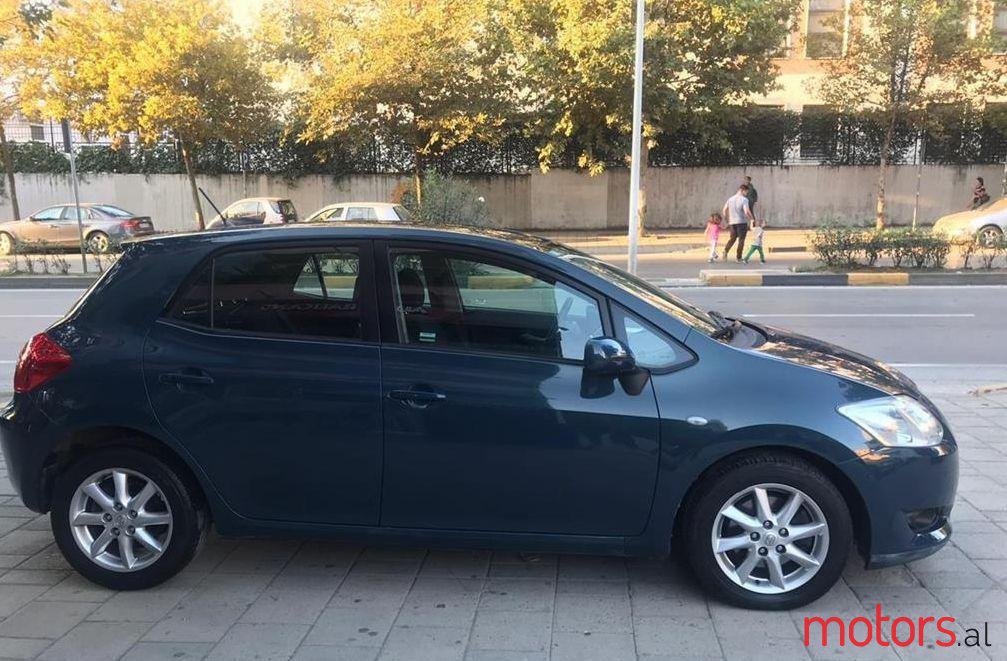 2007' Toyota Auris photo #1