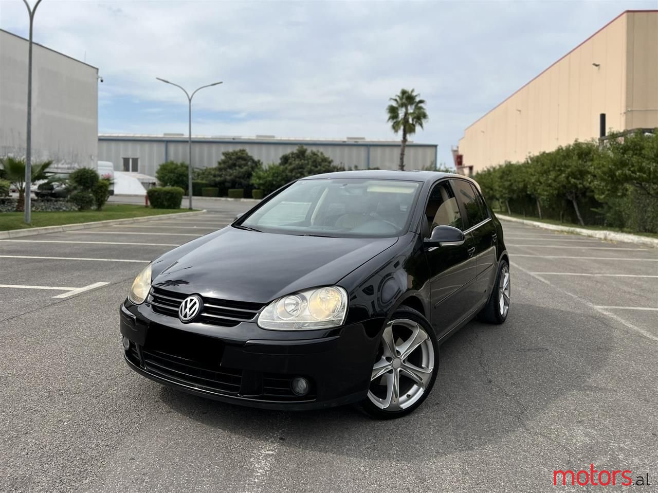 2005' Volkswagen Golf photo #1