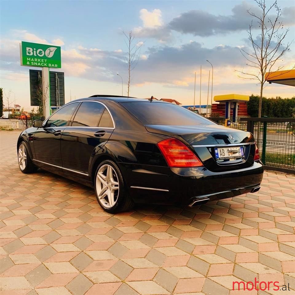 2011' Mercedes-Benz S 350 photo #5