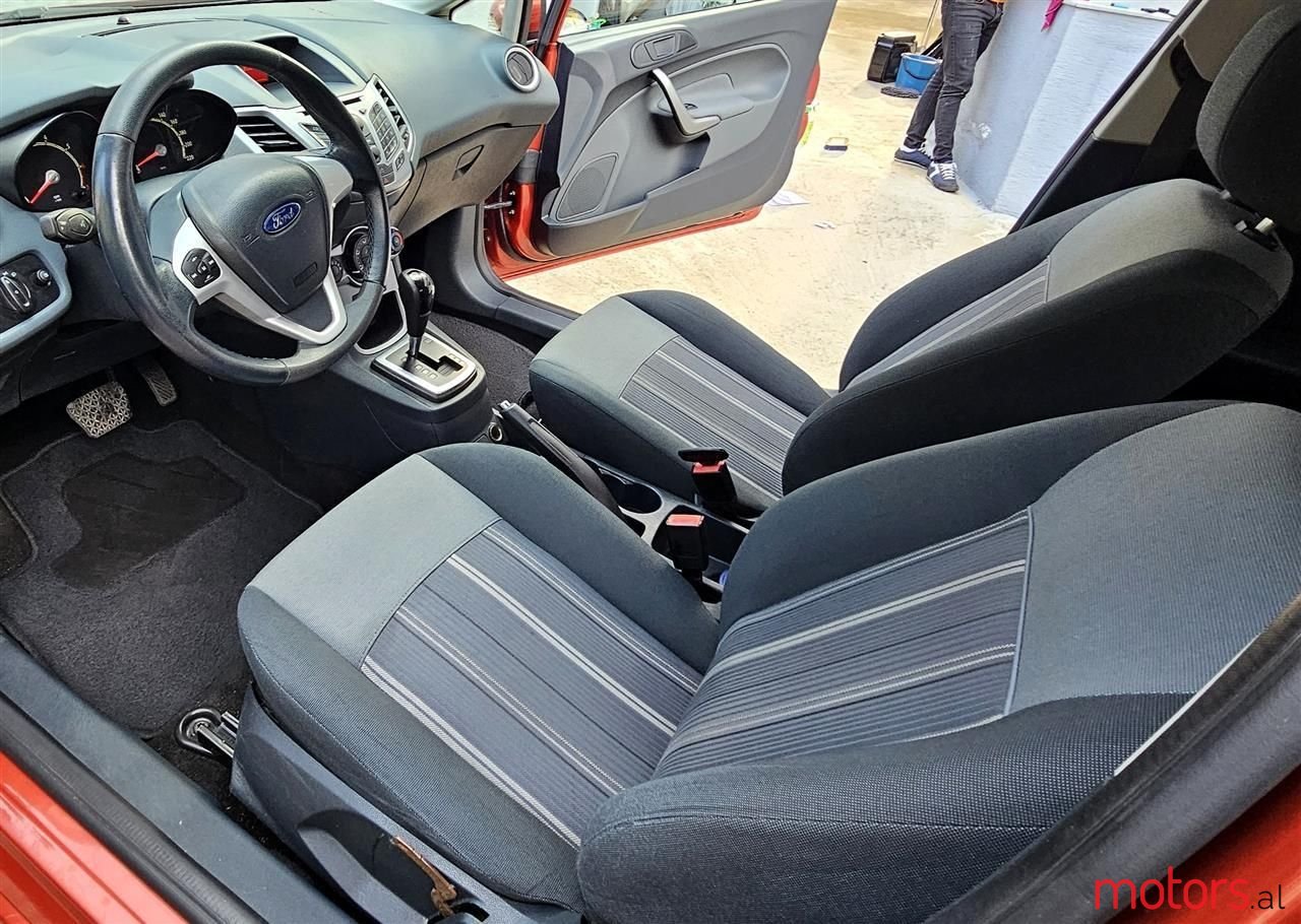 2010' Ford Fiesta photo #3