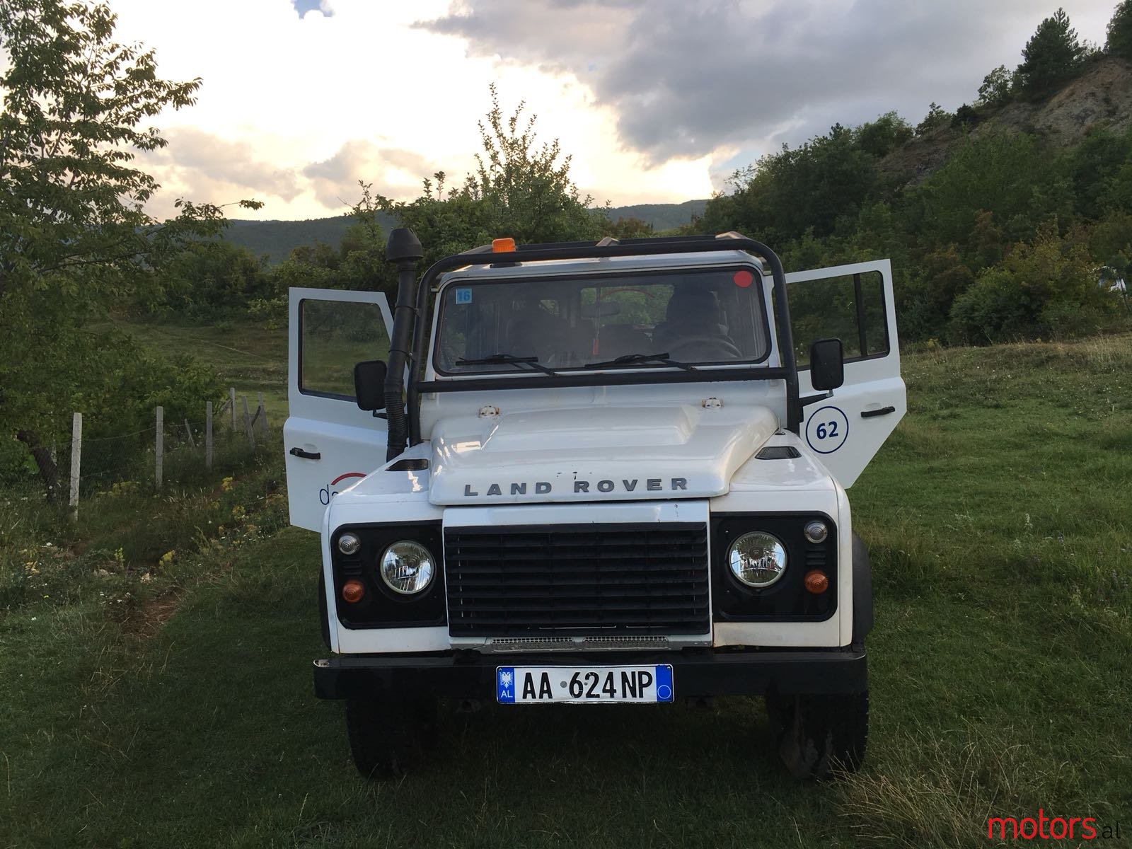 2008' Land Rover Defender photo #6