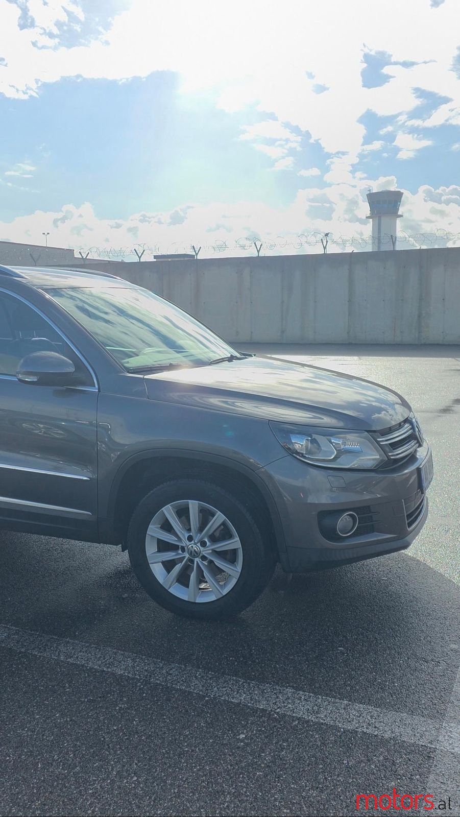 2012' Volkswagen Tiguan photo #1