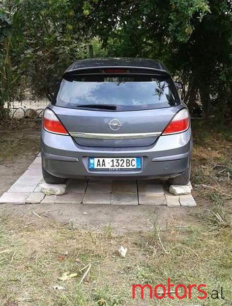 2004' Opel Astra photo #1