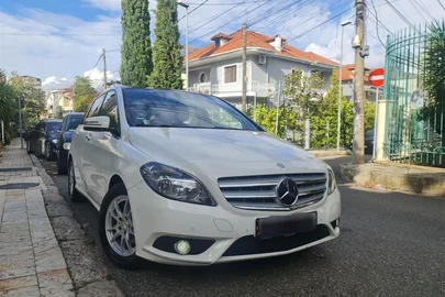 2013' Mercedes-Benz B 200