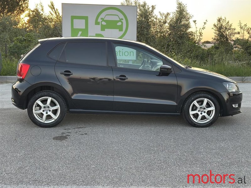 2011' Volkswagen Polo photo #5