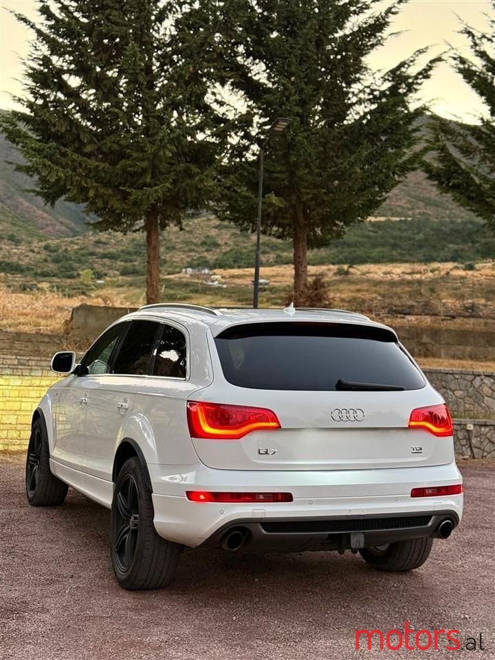 2011' Audi Q7 photo #2