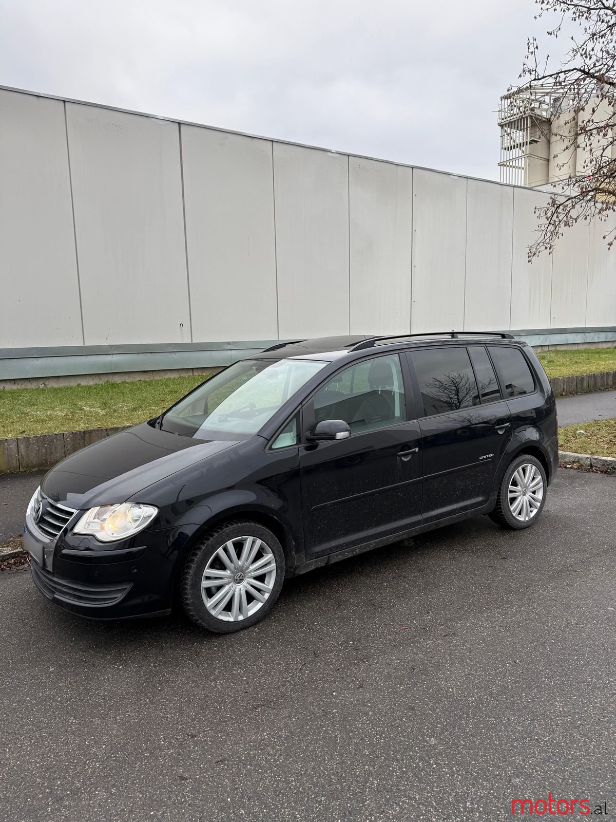 2008' Volkswagen Touran photo #1