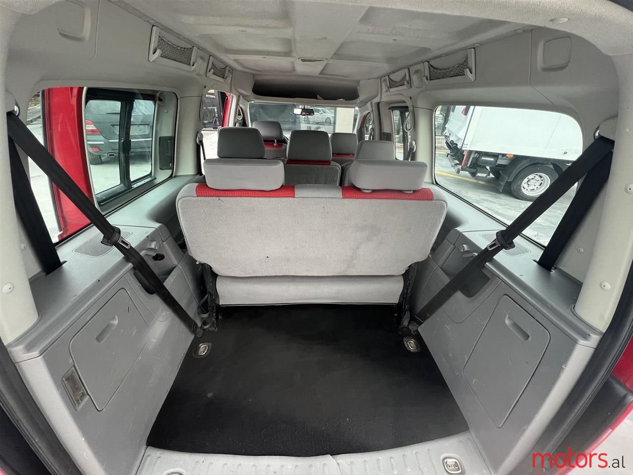 2009' Volkswagen Caddy photo #3