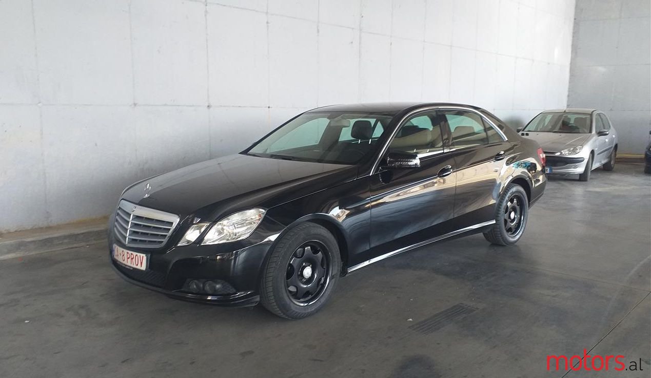 2011' Mercedes-Benz E 200 photo #1