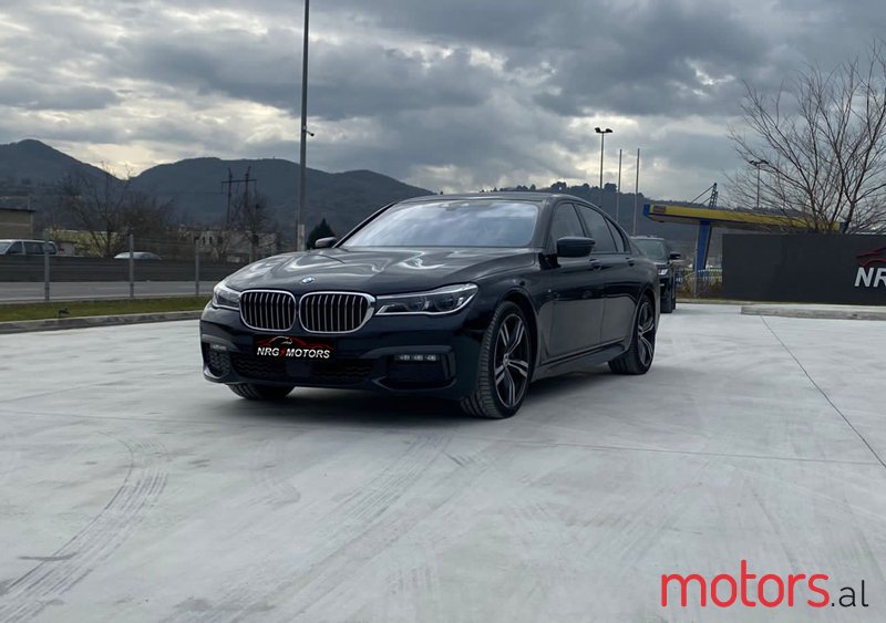 2018' BMW 740 photo #2