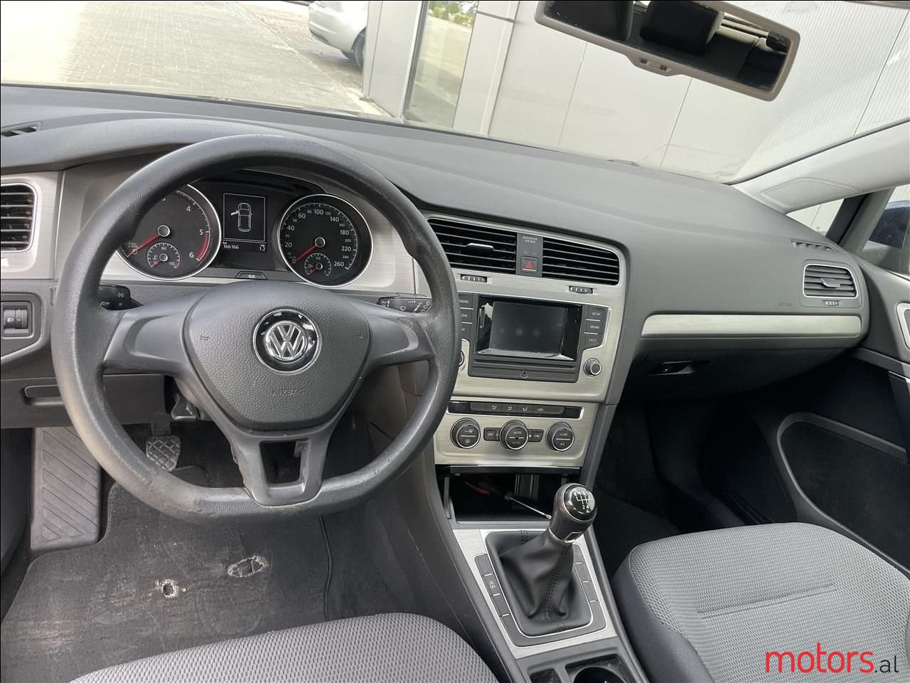 2015' Volkswagen Golf photo #4